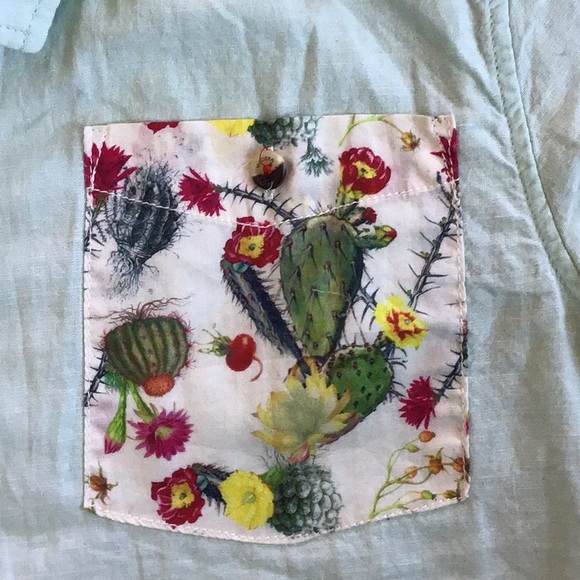 Button up shirt - Picture 2 of 3